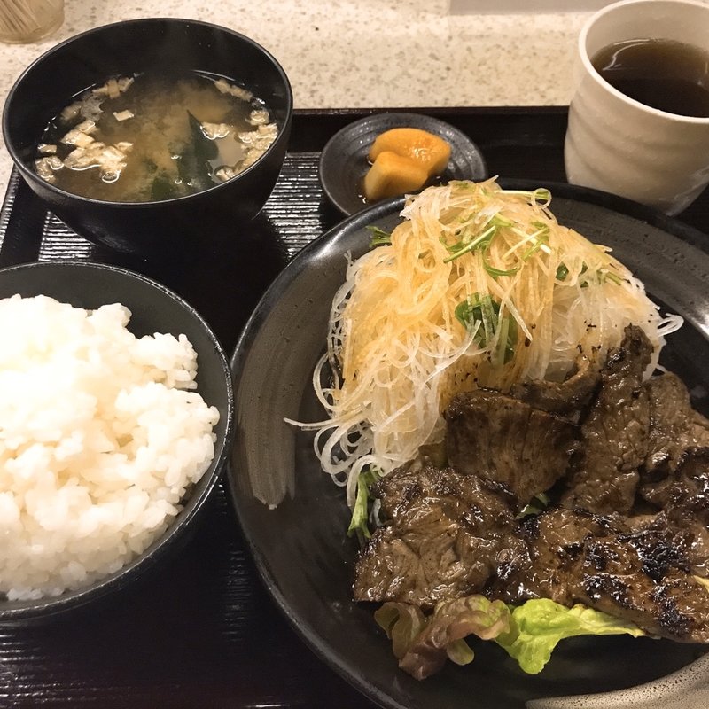 焼肉定食(まる八)