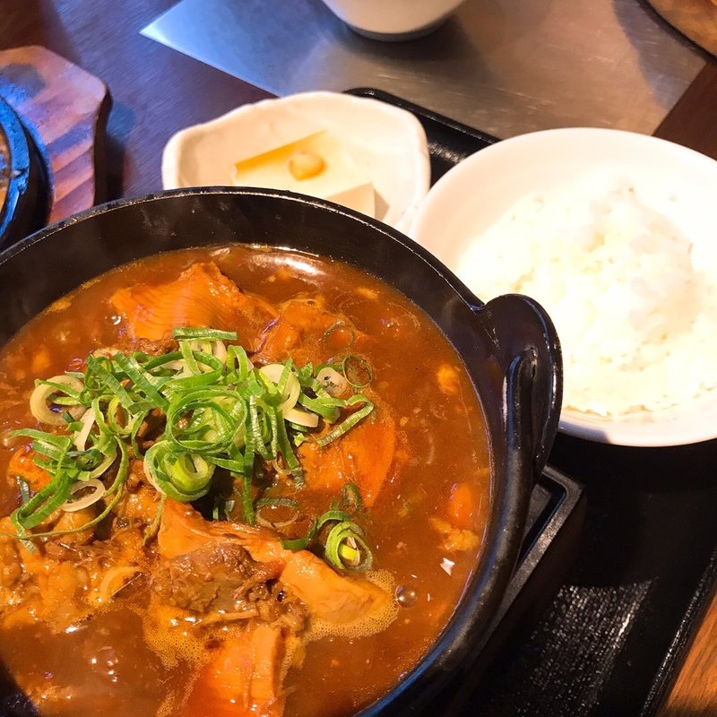 情熱牛スジもつ煮込み定食(万両 肥後橋店 （マンリョウ）)