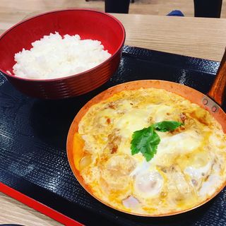 チーズ玉子とじかつめし(かつゑもん ダイバーシティ東京プラザ)