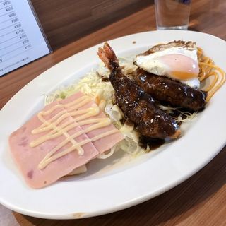 Aランチ　エビ、ハンバーグ、ハム、目玉焼き(マルヤ食堂 塚本店)
