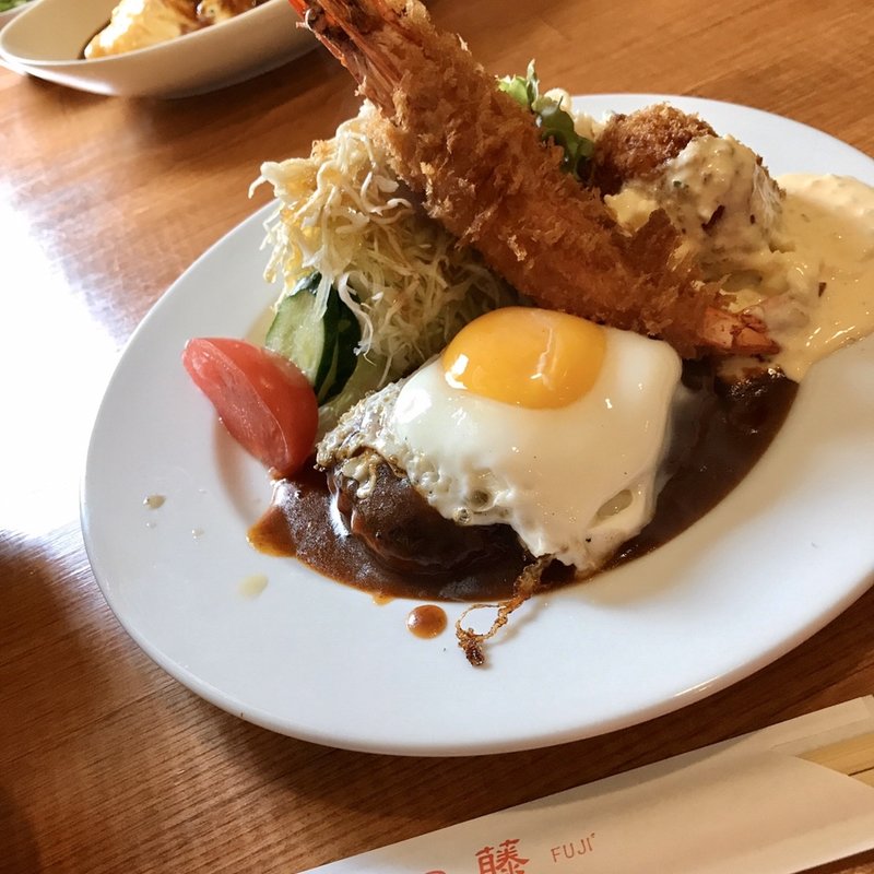 Aセット　ハンバーグ　エビ　目玉焼き　＋カニクリームコロッケ(洋食の藤)