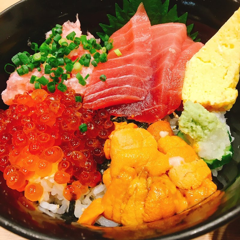 (海鮮丼 大江戸 築地市場内店 （かいせんどん おおえど）)