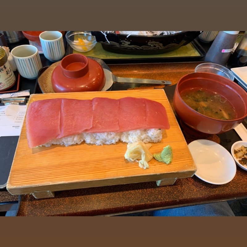 まぐろ一貫握り(清水まぐろ館　海山 )