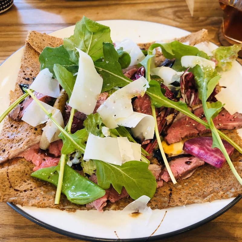 ガレットランチ（グルマン/自家製ローストビーフ・チーズ）(FÉPÂ CAFÉ & PÂTISSERIE)