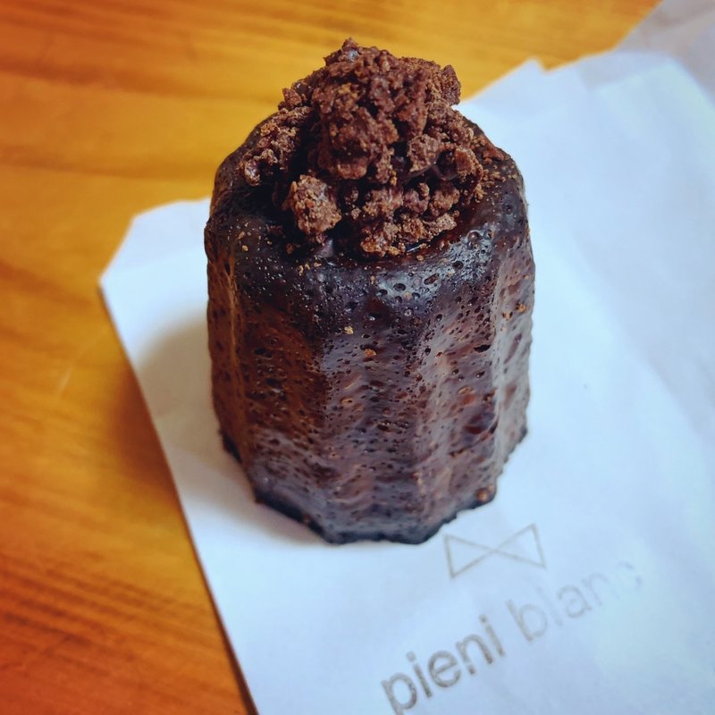 チョコレートカヌレ(ピエニ ブラン)