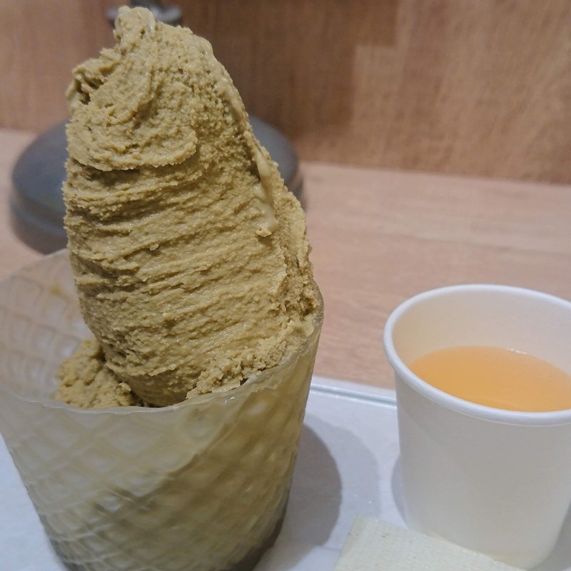 ジェラート ほうじ茶(Four Green Leaves ITOEN)