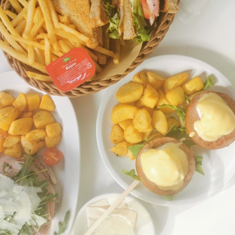 クラブハウスサンド、エッグベネディクト(crisscross)