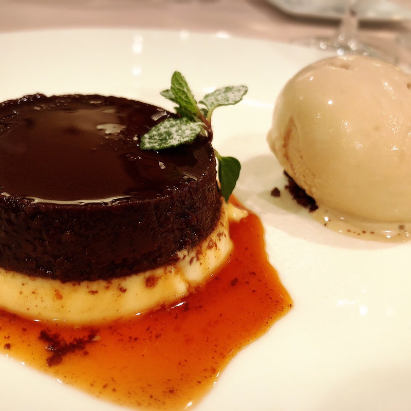 ボゼとパンナコッタのコンビ・ヘーゼルナッツジェラート(ラ セッテ （La sette）)