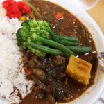 菜の花とパプリカの挽肉カレー(カフェ デ カリー （Cafe de Curry）)