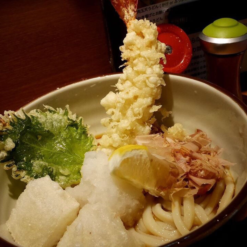 エビ天揚げ餅ぶっかけうどん(うどん屋ろっか)