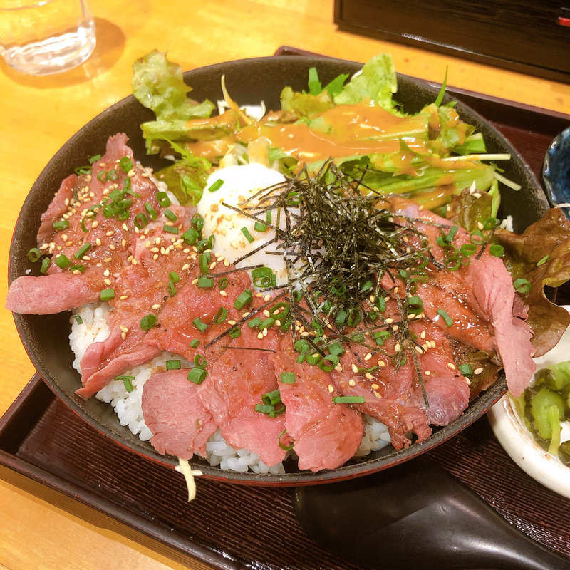 えぞ鹿ロースト丼定食(魚蔵ねむろ 秋葉原駅前店)