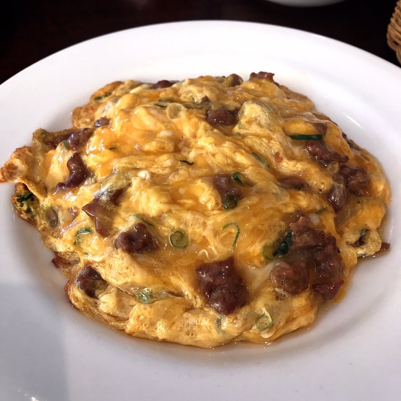 牛肉の卵とじかけご飯(ホンコンサイド （Hong Kong Side）)