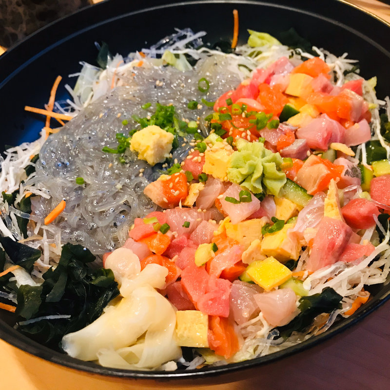 釜揚げしらすバラチラシ丼(とびっちょ 本店)