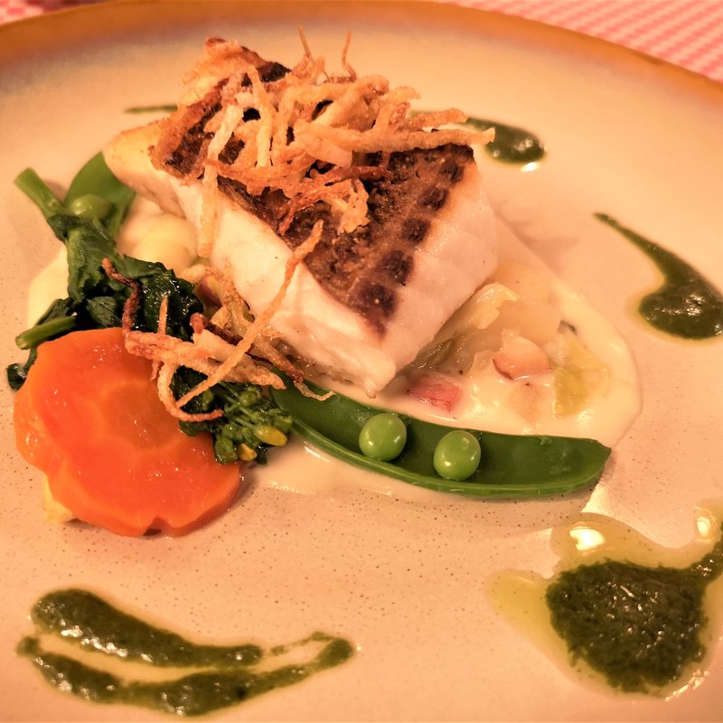 鯛のポワレ 白ワインと春菊のソース(ビストロ・ダ・アンジュ)