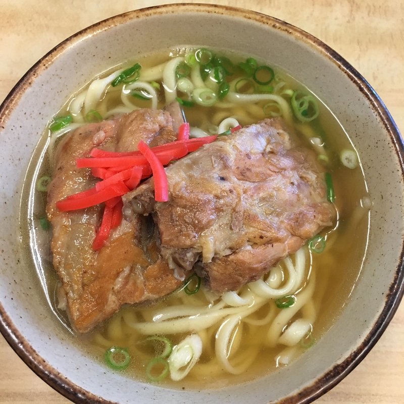 ソーキそば(恩納そば （おんなそば）)