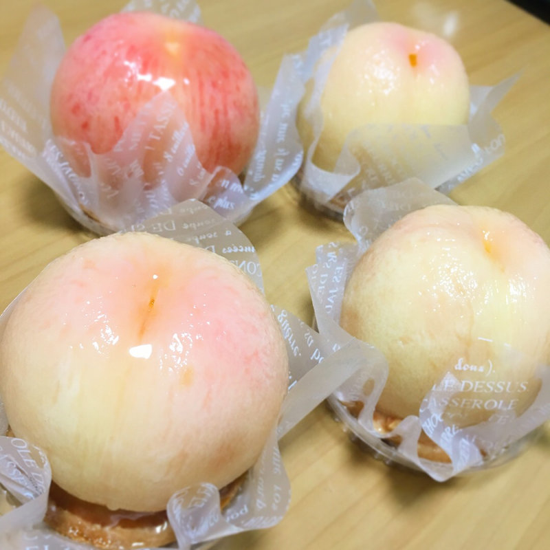 まるごと桃のタルト(モン・ラパン)