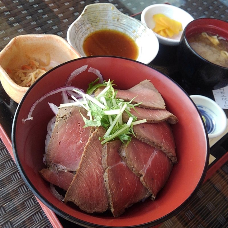 ローストホエール丼(元気食堂)