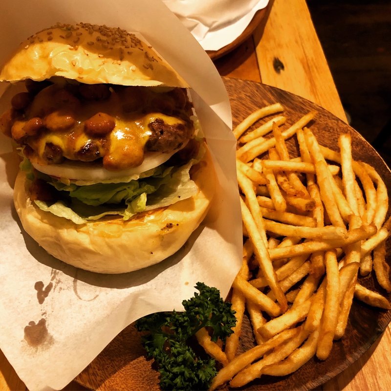 チリビーンズチーズバーガー(burger kitchen CHATTY CHATTY)