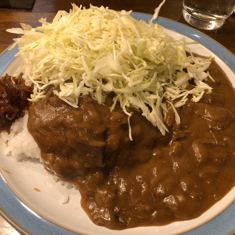 ビーフカレー　キャベツ乗せ(マーブル )