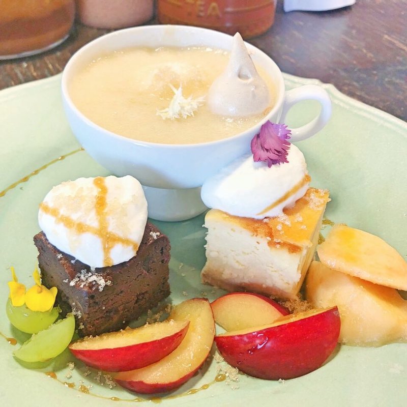 デザートプレート(コマグラカフェ)