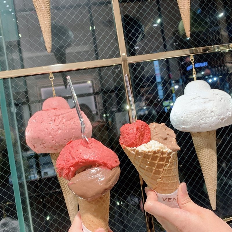 ピッコロ(ラズベリー,クォールディカカオ)(Venchi Ginza)