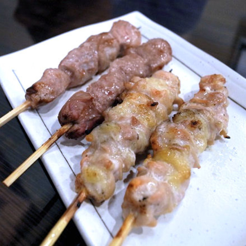 豚ハラミと鶏ハラミ(炭火やきとり 赤一)