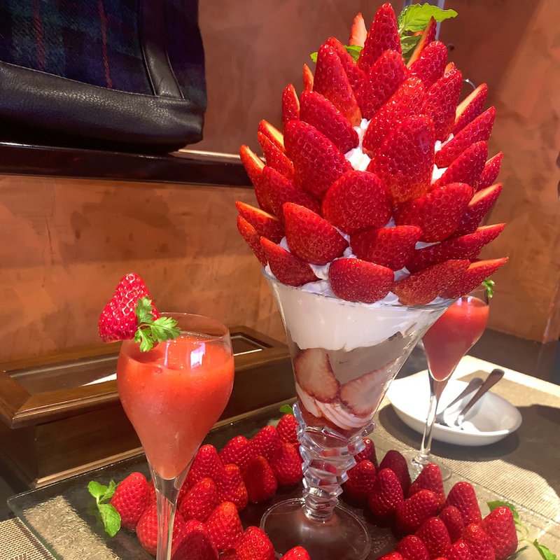 座ったままでいちご狩り(THE LIVING)