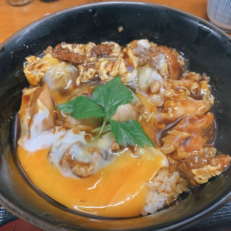 親子丼モツ入り(鳥めし 鳥藤分店 （とりめし とりとうぶんてん）)