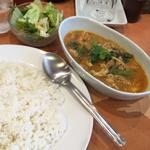 5種の木の子と合挽き肉の森盛カリー