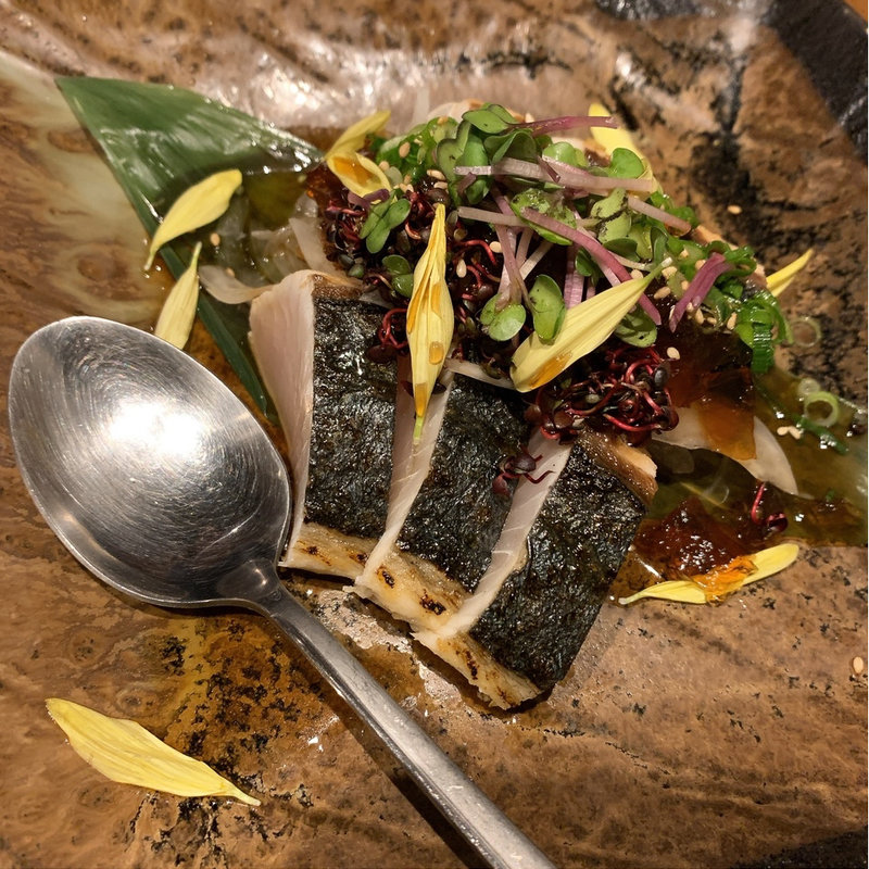 鰆のタタキ　軽いスモーク(糀と燻　やま武)