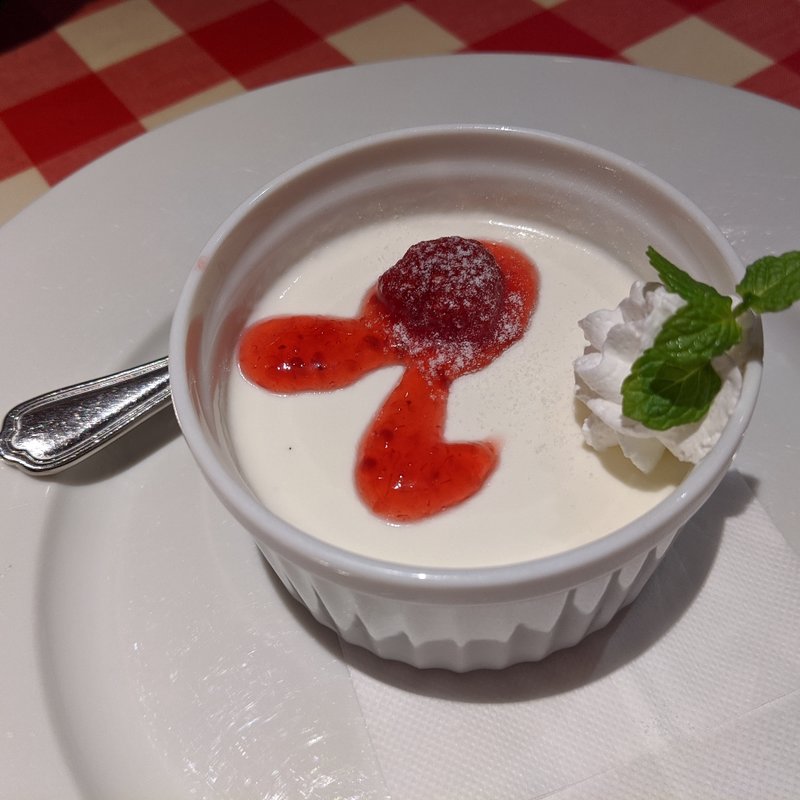 パンナコッタ(ナポリの下町食堂池袋店)