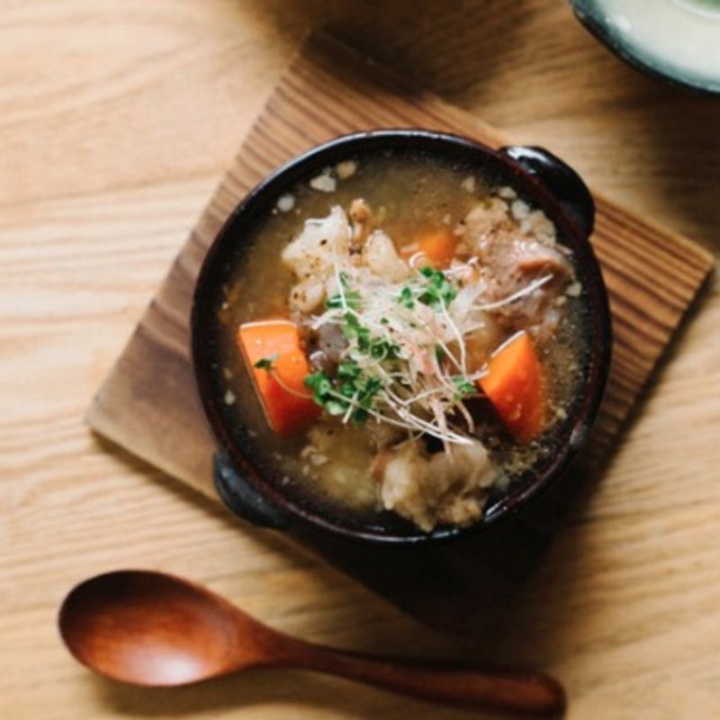 ”塩”牛モツ煮込み(ニューマルコ)