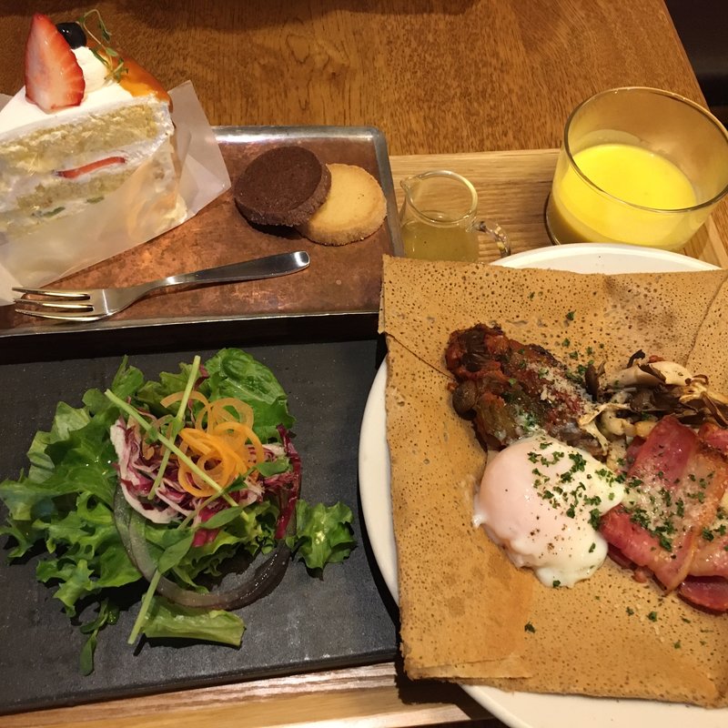 ケーキセット(ポパンクールカフェ 箕面店)