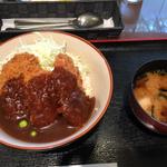 デミカツ丼