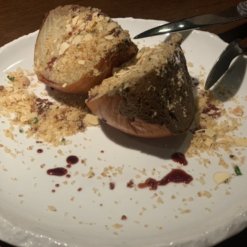 淡路島産新玉ねぎと白レバーのハーブパン粉(ザキッチンサルヴァトーレクオモ　銀座店)