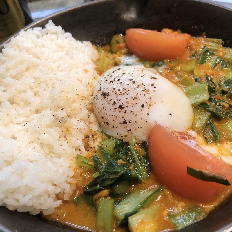 小松菜と半熟玉子の南インド風カレー(野菜を食べるカレーcamp express 池袋店)
