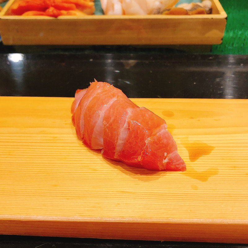 中トロの握り(銀座まる伊寿司)