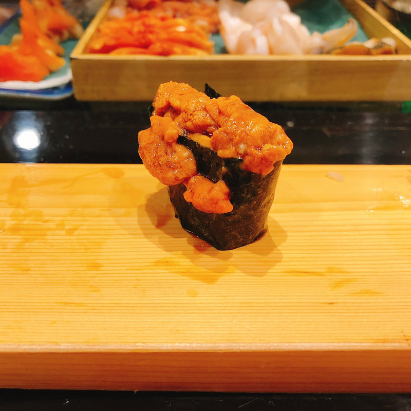 うにの軍艦(銀座まる伊寿司)