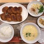 ホワイト餃子定食(ホワイト餃子　さがの家)