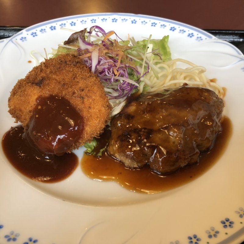 カニクリームコロッケとハンバーグ(レストラン かつ亭)