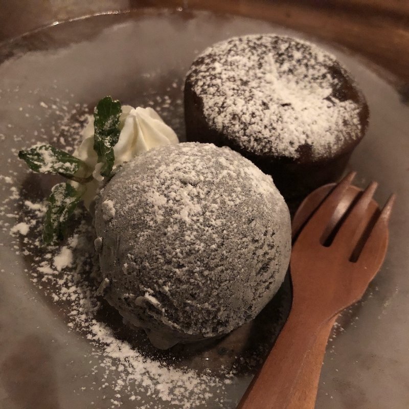 フォンダンショコラと黒胡麻アイス(権八 西麻布 （GONPACHI）)