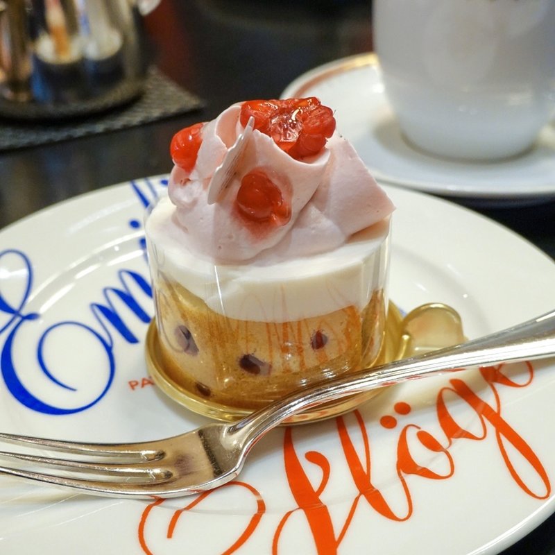 ケーキセット　さくら(エミリーフローゲ)