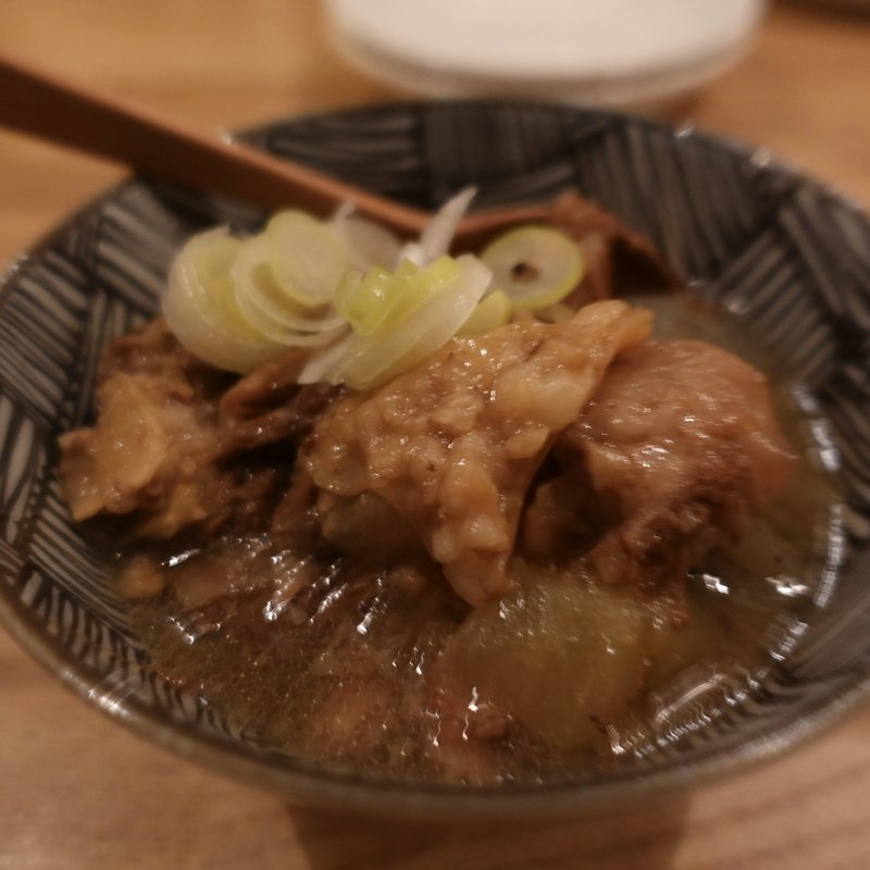 名物牛すじ塩煮込み(日ノモトビアパーラー)