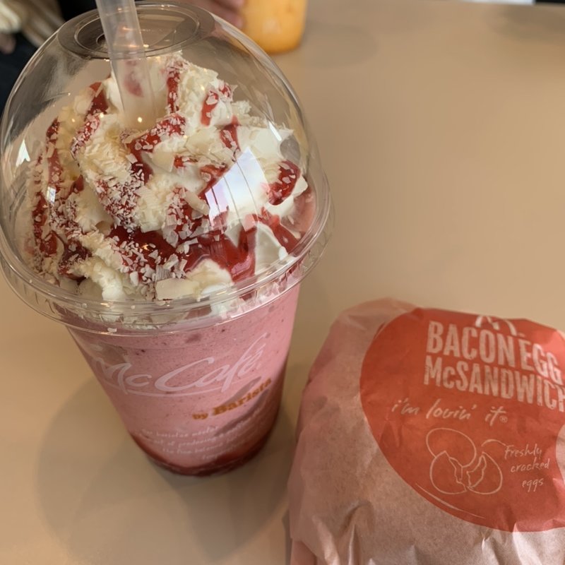 ホワイトチョコストロベリーフラペチーノ(マクドナルド 泉大津店)