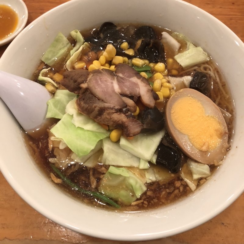 肉やさいラーメン(香湯拉麵 ちょろり)