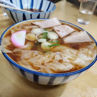 ワンタン麺(丸デブ 総本店 )