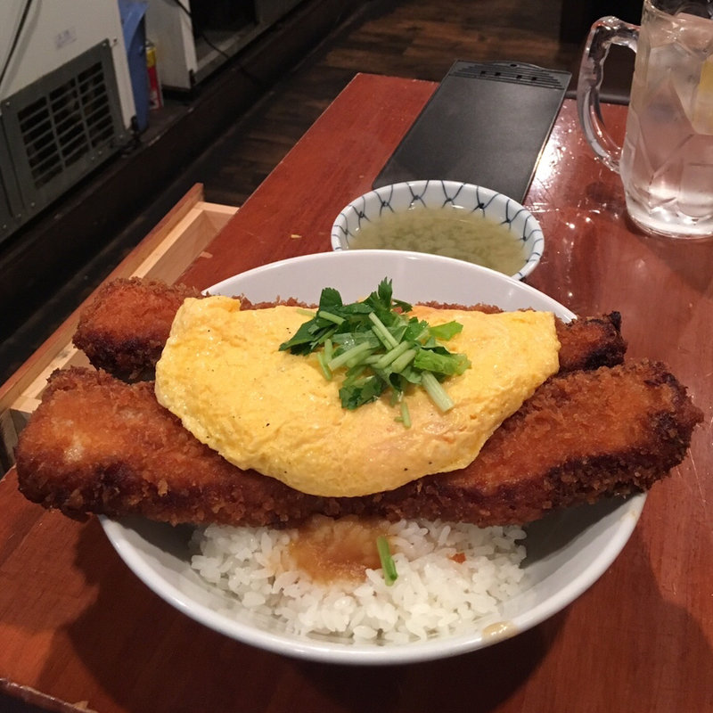 とろとろ玉子の角煮カツ丼（ダブル）(炉端バル さま田)