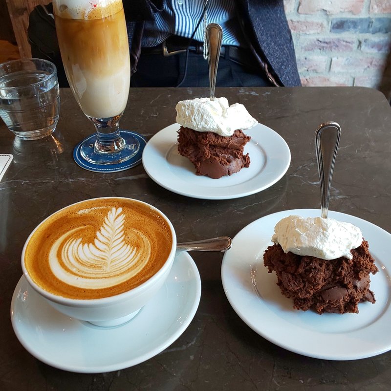 チョコレートムース( BUVETTE TOKYO)