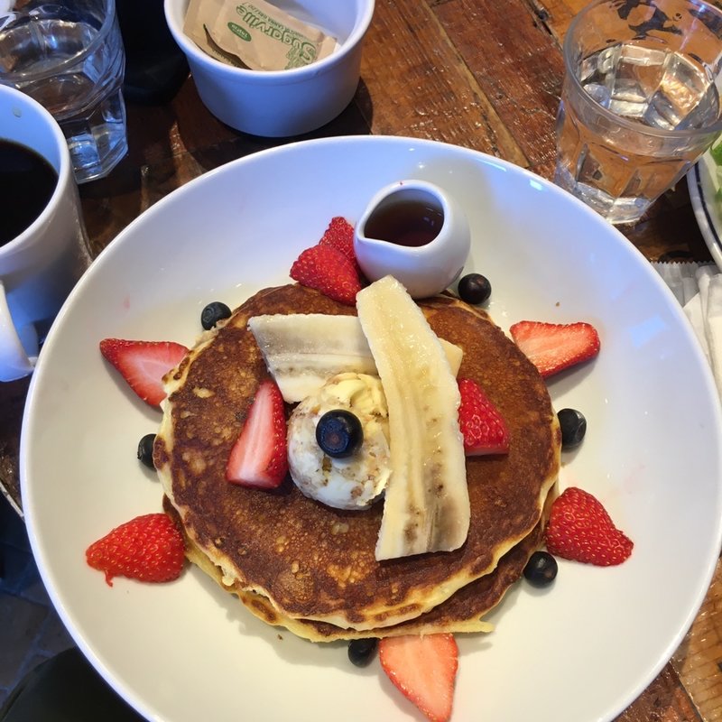 フルーツいっぱいのリコッタパンケーキ(J.S. PANCAKE CAFE 中野セントラルパーク店)