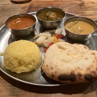 三色カレー(グルガオン)